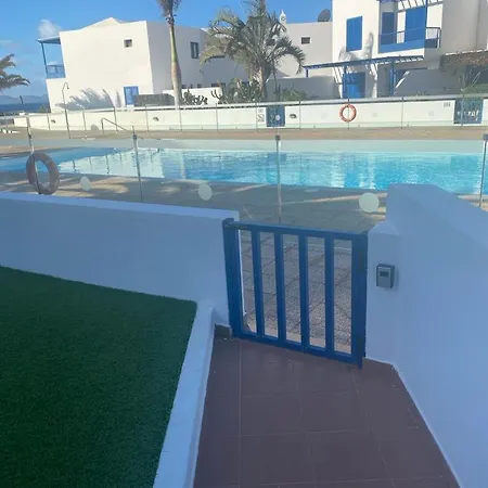 Daire Duplex Con Piscina En 1ª Linea De Mar. Super Vistas